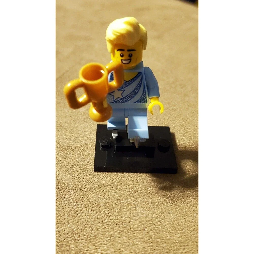 Lego Collectible Minifigure - Series 22 - 71032 - Ice Skater